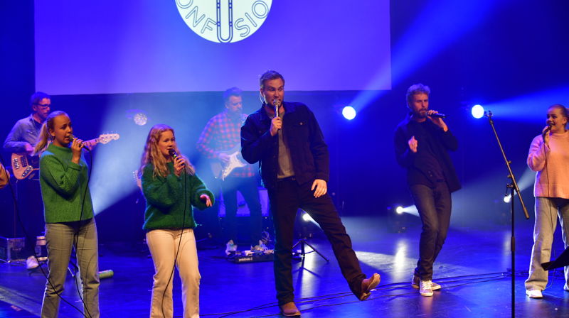 300 konfirmanter på Confusion-fest