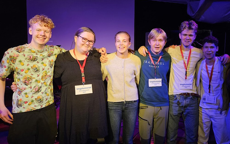 Ungdomsrådet, fra venstre Torjus, Tone Susanne, Frida, Kajus, Knut, Noah, (Elisabeth og Magnus ikke til stede)