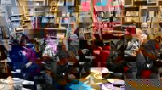 Biskopen møtte bygdefolk på tirsdagstreffet på biblioteket på Birkeland.