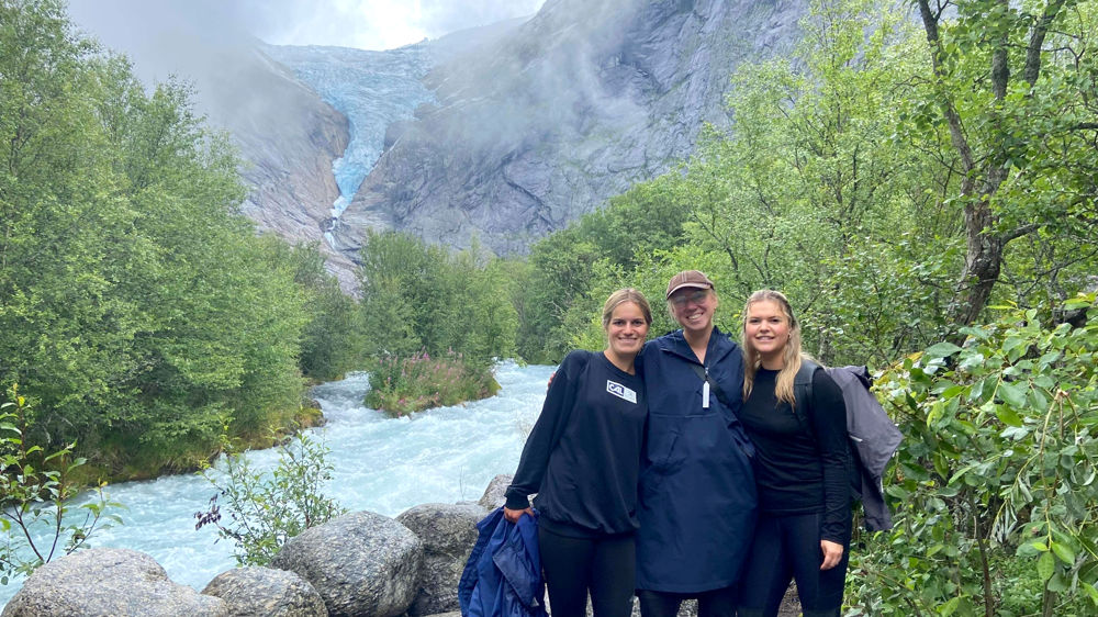 Emma, Marie og Maja seier dei gjerne kjem tilbake til Noreg.