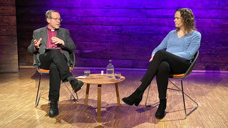 Under første På troen løs på to år, møtte biskop Halvor Nordhaug leiar i Skeivt kristent nettverk, Elisabeth Meling (foto: Ragna Sofie Grung Moe)
