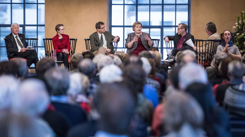 Luthersamtalen er eitt av arrangementa som du kan sjå på nytt her. Foto frå Luthersamtalen same stad 4. mars. Foto: Magnus Skrede