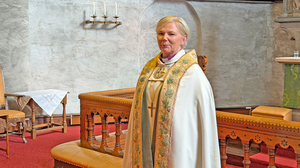 Bispekåpa er utforma med tanke på at den skal passa godt i domkyrkja. Foto: Jens Z. Meyer
