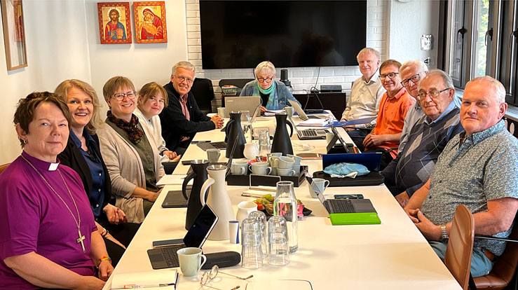 Det valde bispedømerådet har møte rundt åtte gongar i året.