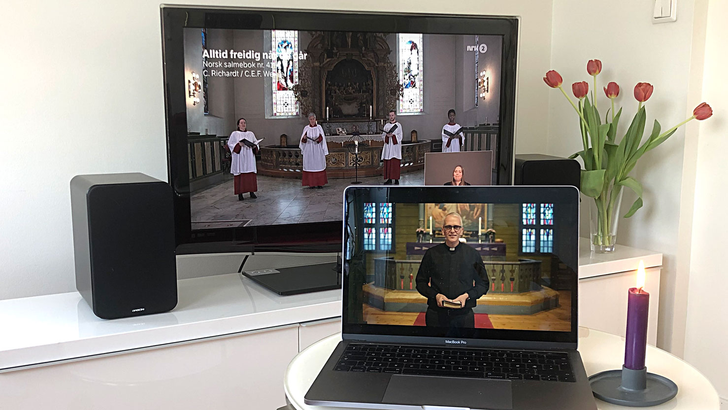 Det blir diverre ingen fysiske gudstenester denne påska, men mange kyrkjelydar tilbyr gudstenester og andre sendingar på nett. Det same gjer NRK.