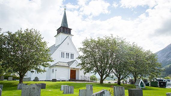 Bispedømerådet tilsette prestar, løyvde pengar til diakonstillingar og endra på soknegrenser