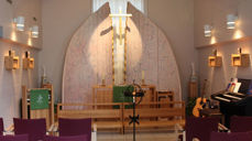 Bergen fengsel er blant dei som har fått ny prest. Foto frå kapellet i Bergen fengsel: Liv Mildrid Gjernes / Kirkebyggdatabasen