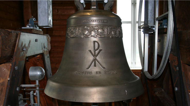 Sundag ringer kyrkjeklokkene for fred