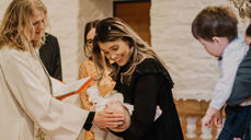 Benjamin Haaland-Gillesvik vart døypt i Birkeland kirke med berre dei aller næraste til stades. Foto: Jannica Luoto