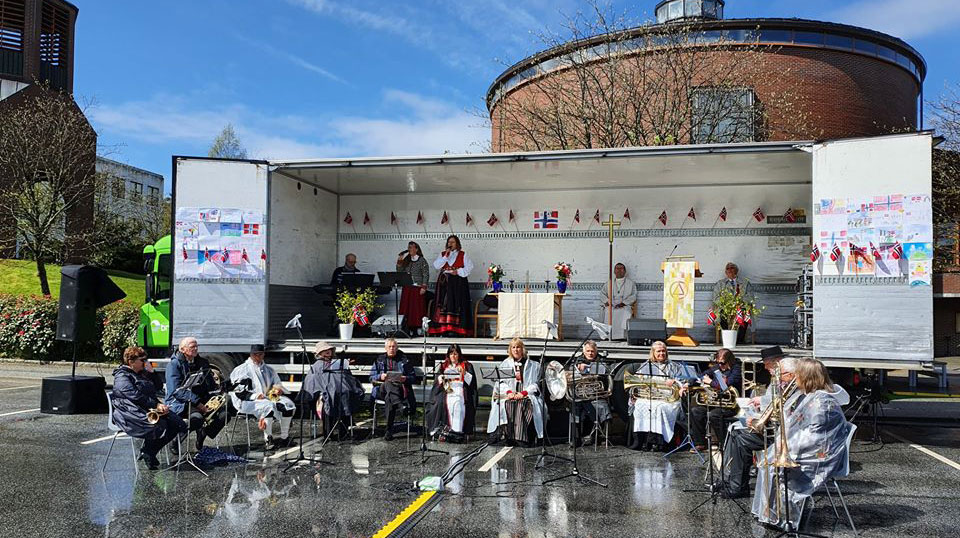 Åsane menighet samla inn pengar til aksjonen på ei drive in-gudsteneste. Foto: Tor Vilhelm Tysseland