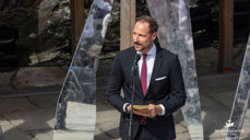 Kronprins Haakon framheva i sin tale på tusenårsjubileet for kristenretten at med trua kom tanken om ein fellesskap der vi har plikt til å ta vare på kvarandre som likeverdige menneske. Foto: Gjermund Øystese, Norges kristne råd.