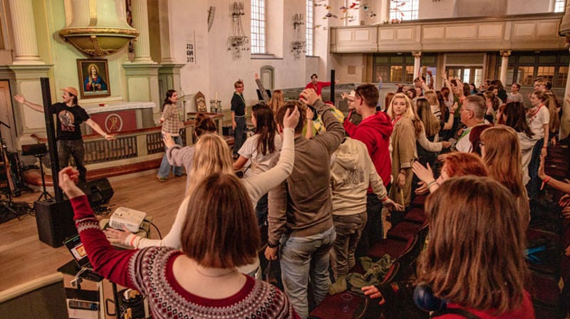 God stemning på Vegkryss. Her frå Nykirken i 2025. Foto: Henny Skaaland
