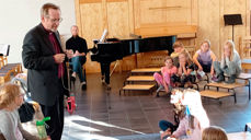 Et besøk på øvelsen til Søråshøgda barnekor var en del av visitasen i Skjold.