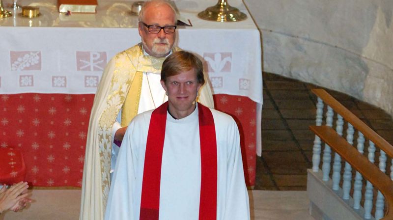 Jo Bertil R. Værnesbranden ble ordinert til prest ved gudstjeneste i Råde kirke