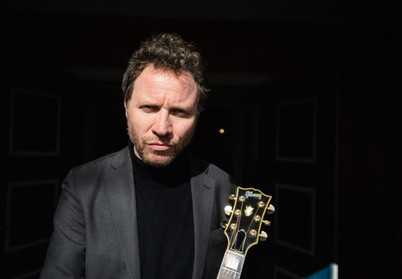 Tårnhøye bølger- En rocker og en kirkemusiker møtes i rom sjø