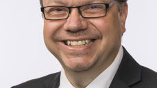 Biskop Sommerfeldt er svært fornøud med Ulf Leirsteins innsats (FOTO: Stortinget)