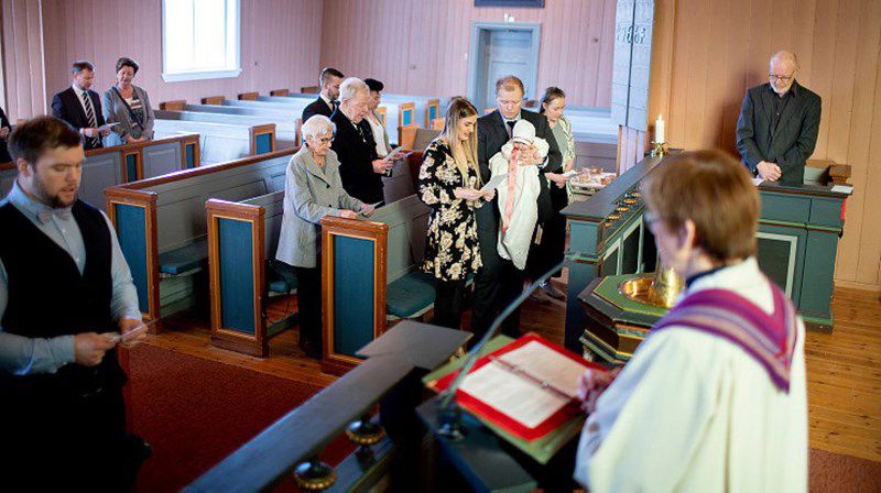Dåp i Fenstad kirke i juni 2020