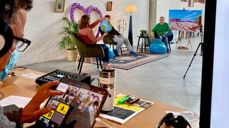 Innspilling av digital konfirmantsamling. Sokneprest Åsmund Offernes ved lydmikser, Ingrid Brandsæter, konfirmant Olav og Monika Skaalerud i studio. Foto: Åse Torill Løvoll