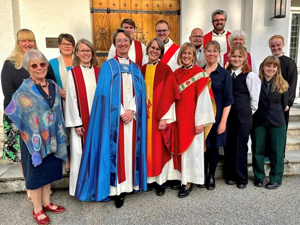 Biskop Kari i Borg har vært på tur til Øvre Romerike og vigslet to nye prester til tjeneste. Gratulerer Gunn-Jorun Roset Sunde og Vegar Berntsen.