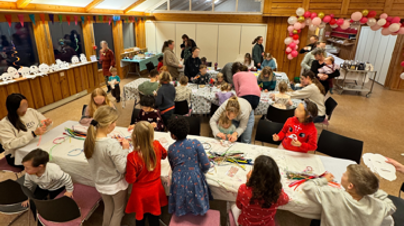 150 i kirka en helt vanlig fredagskveld