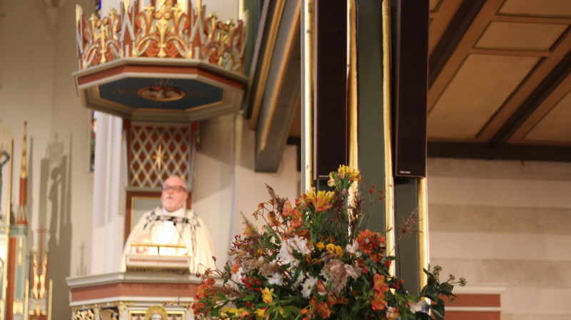 Biskopen på prekestolen i Domkirken på Allehelgenssøndag.