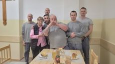 Innsatte i Pardubice fengsel sammen med retreatveileder Mirej Ryšková