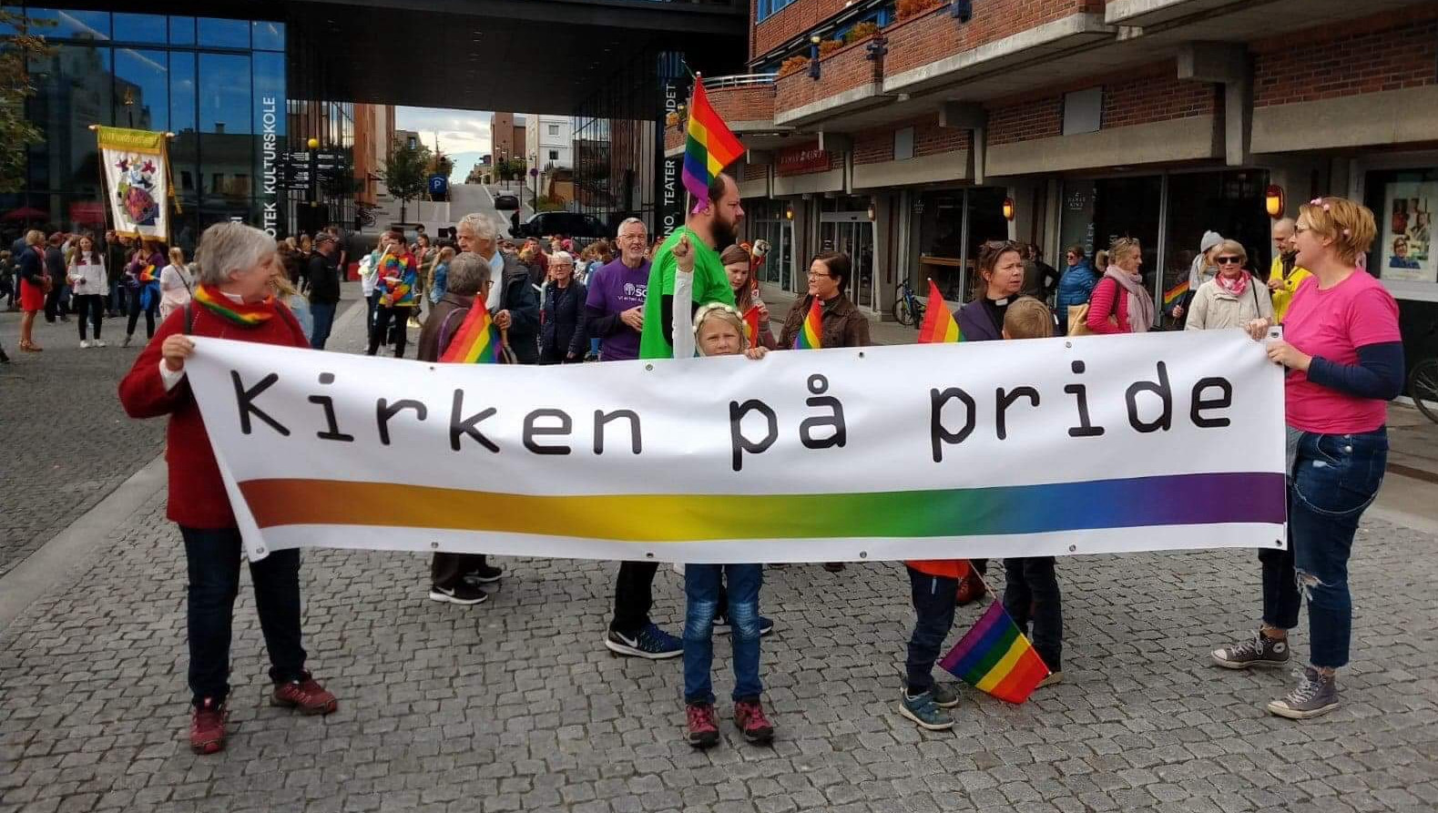 Ogs&#229; i 2018 var kirken representert i paraden i Hamar. Foto: Per Erik Engdal