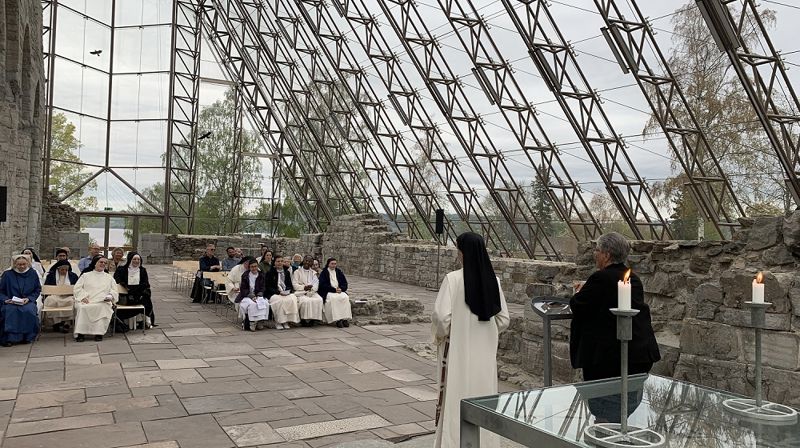 En stemningsfull ettermiddagsstund i Hamardomen. Foto: Britt Agnete Enemo