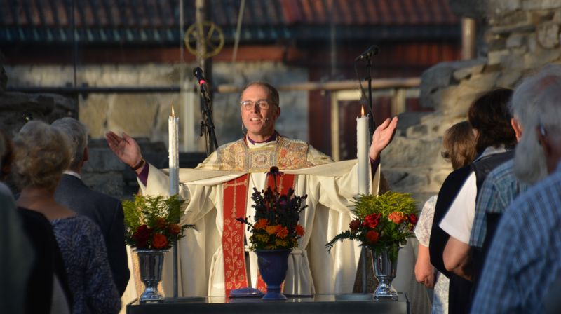 Bildet er fra olsokgudstjenesten i Hamardomen. Foto: Hamar bispedømmeråd