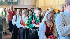 "ei mor for sjel i strid og byd oss sin hjartevarme", frå diktet om Vågåkyrkja av Anders Skrede som er tonsett. Foto: Vågåkyrkja.