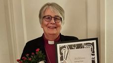 Sett stor pris på utmerkinga Målblomen. Foto: Guttorm Eidslott