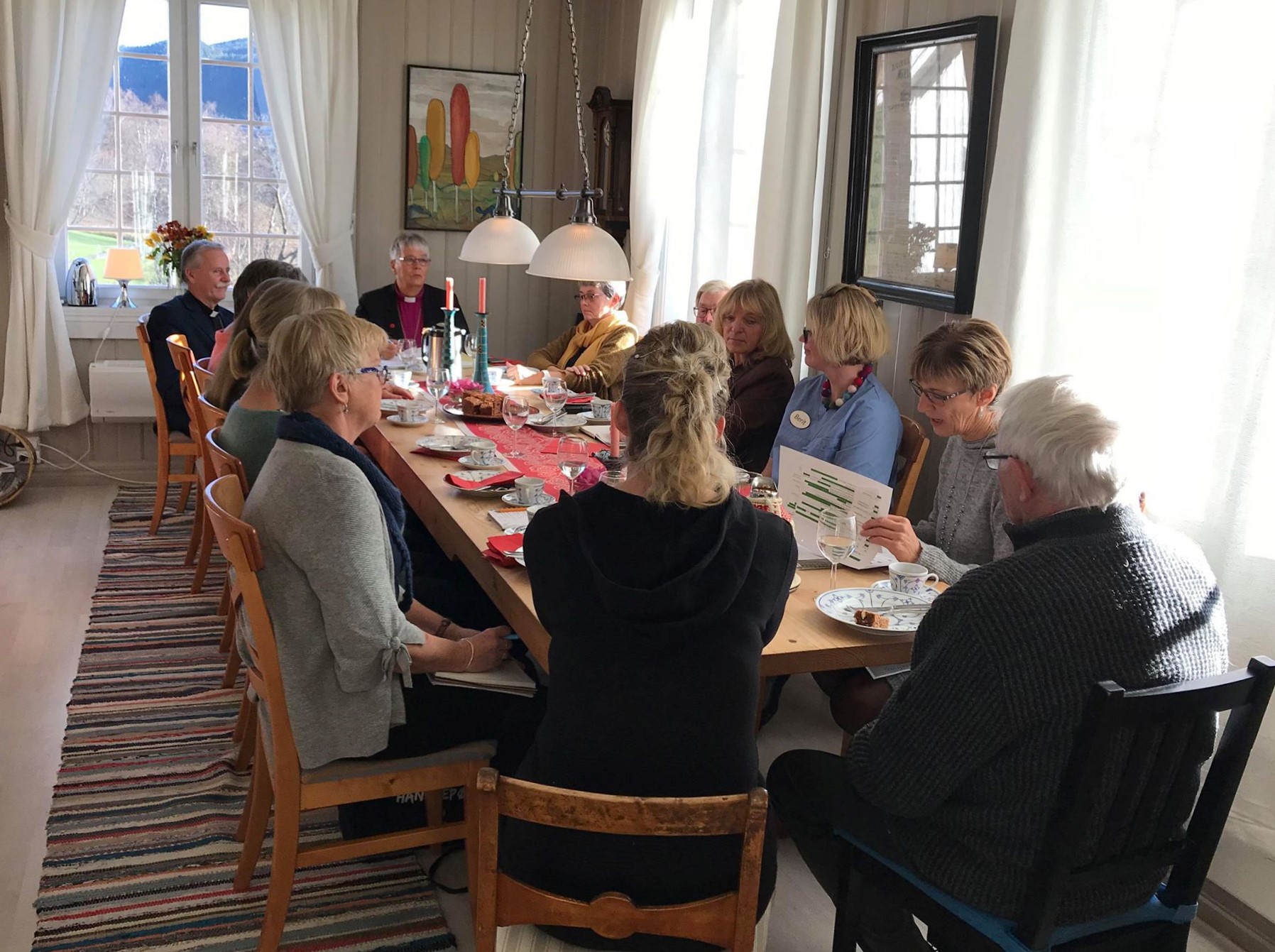 Når biskopen er rundt i bispedømmet på visitas, er møter med menighetsråd og fellesråd faste poster på programmet. Her fra et møte med fellesrådet i Øystre Slidre, under visitasen der i oktober 2018. Foto: Kenneth Hansen