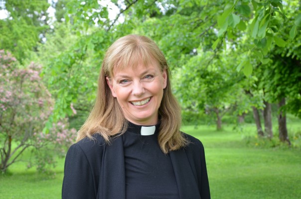 Sokneprest i Glemmen menighet, Hege Elisabeth Fagermoen (55), er en av kandidatene som er nominert av Hamar bispedømmeråd til å bli ny biskop i Hamar bispedømme. Foto: Jorun Vang
