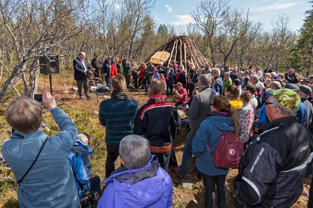 Fjellalter Kjerran vigsling 030618 art ligg Foto Bård Løken annomuseum .JPG