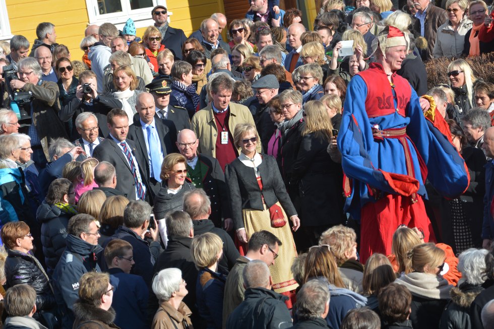 27. april 2016 &#229;pnet Dronning Sonja Glassl&#229;ven kunstsenter p&#229; Granavollen. Det var nesten publikumsrekord ved s&#248;sterkirkene. Foto: Sissel Skjervum Bjerkehagen, avisen Hadeland. Gjengitt med tillatelse.