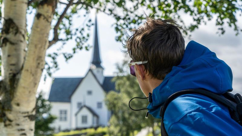 Som pilegrim på Gudbrandsdalsleden kommer du innom flere kirkesteder. Foto Joakim Birkeland