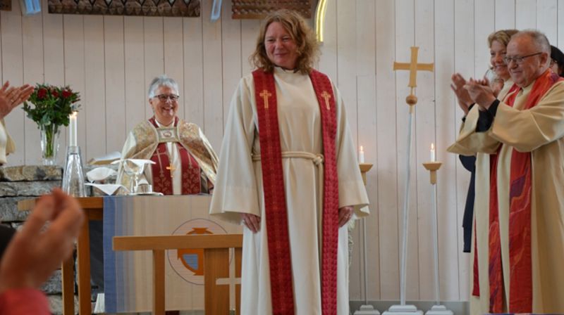 Berit Kristin Klevmoen ordineres til prest i Den norske kirke. Foto: Hamar bispedømmeråd 2018