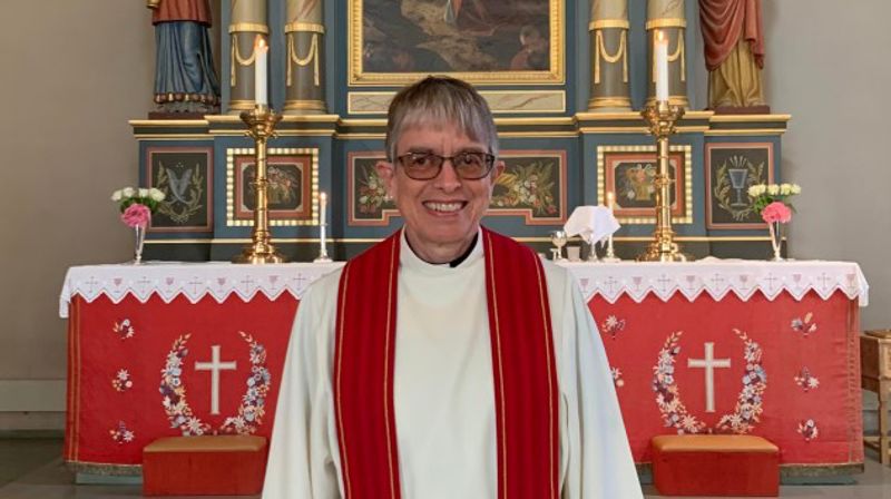 Guri Enger begynner som sokneprest i Saksumdal og Vingrom menigheter i januar 2023. Foto: privat