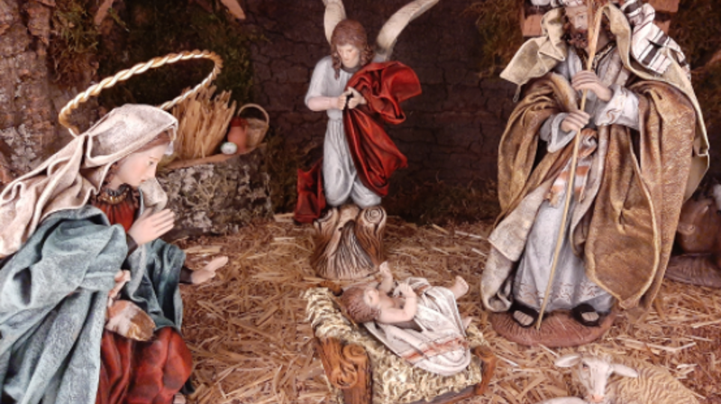 I år kan du besøke Molde Julekrybbe på Molde torg - en spansk julekrybbe i stort format midt i det travleste handlestrøket.