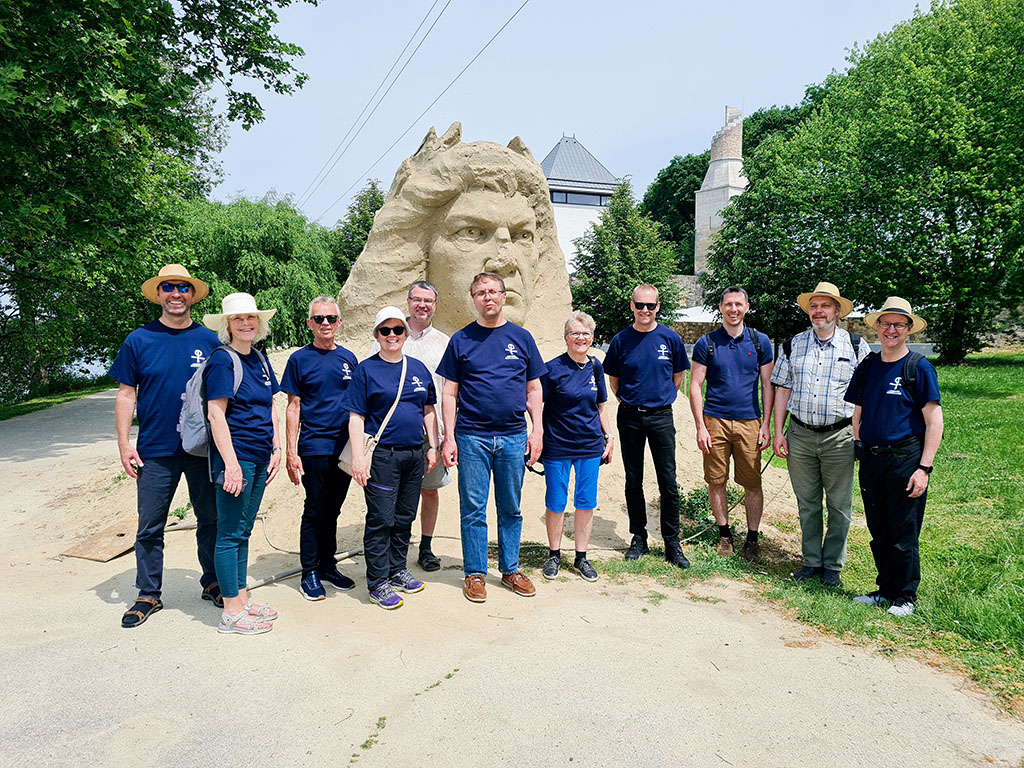 Gruppen fra Møre sammen med reiseleder Attila og en ungarsk prestekollega. Foto: Tormod Remøy