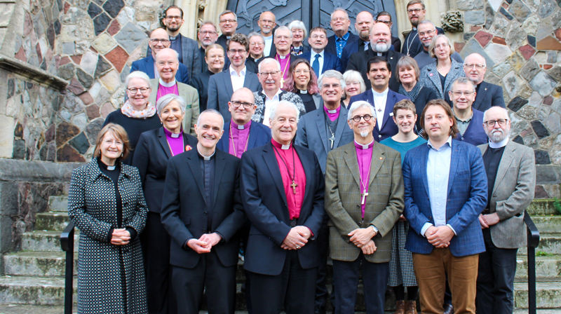 Biskop Herborg Finnset (til venstre i andre rekke) møtte kolleger fra flere europeiske kirker under konferansen i Wales.