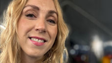 I podkasten forteller Mona Berger sin historie fra oppvekst i prestegården, via bandliv, arbeid på rusinstitusjon og politikk til sin nye jobb i Kirkens bymisjon.