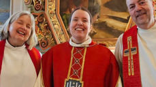 Nyvigslede Eline Bolstad Kunzendorf, sammen med mamma Ingrid og pappa Jorg.