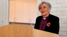 Biskop Herborg Finnset fremførte visitasoppsummeringen sin under kirkekaffen i Meldal samfunnshus (Foto: Åse Rugland)