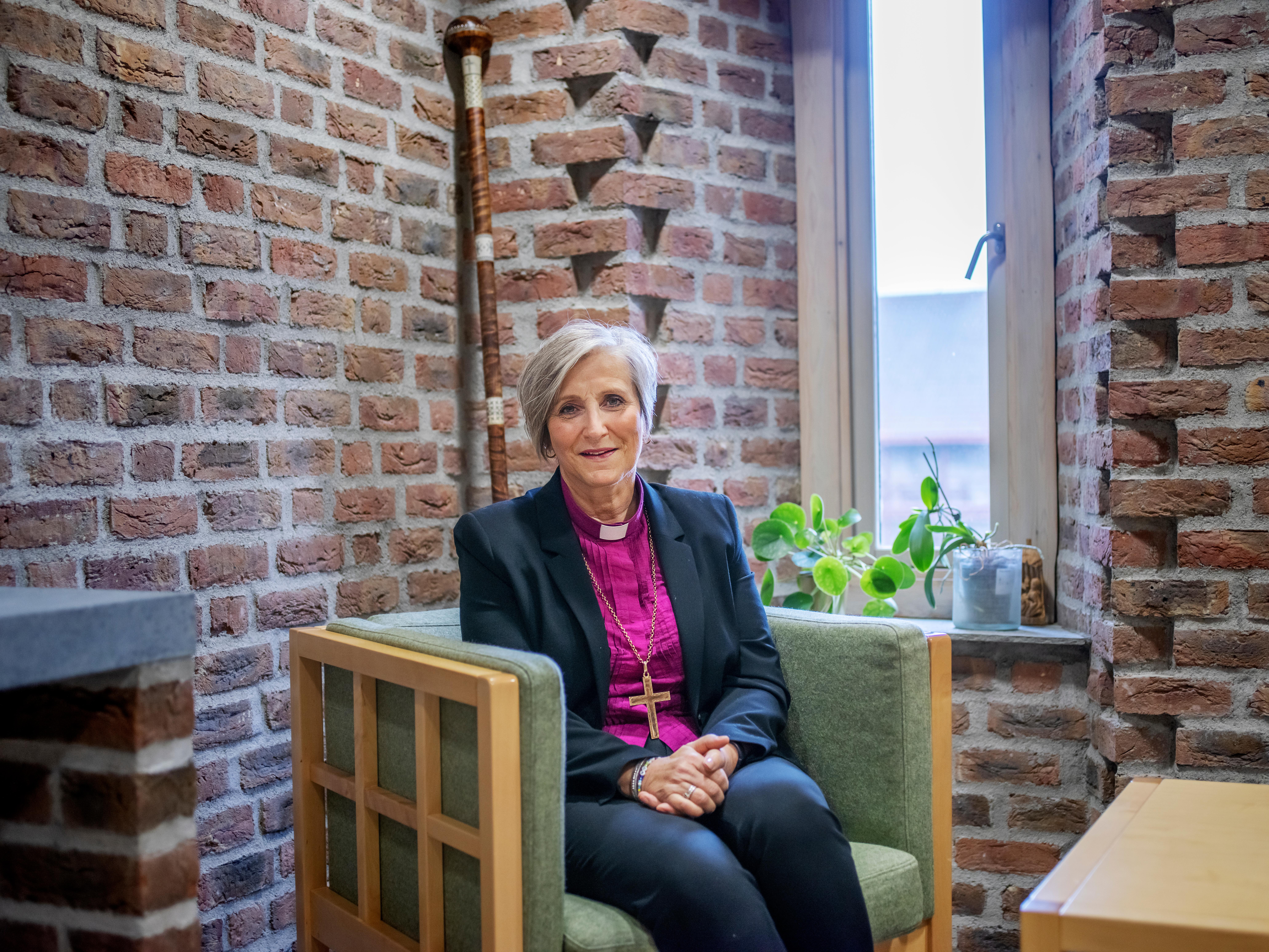 Biskop Herborg Finnset på kontoret i Erkebispegården i Trondheim. Foto: Berre/Nidaros bispedømme Andre Foto: Nidarosdomen.no