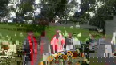 Fra venstre: Christine Waanders, biskop Herborg Finnset, prost Gustav Danielsen, student Maren Græsli. Foto: Stiklestad menighet