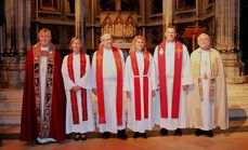 Fra ventre: Biskop Tor Singsaas, Marianne Bryhn Steinnes, John Gunnar Krogstad, Linda Taraldsen Aune, Gunnar Einar Steingrimsson og Kristián Valur Ingólfsson. Foto Arne Opdal