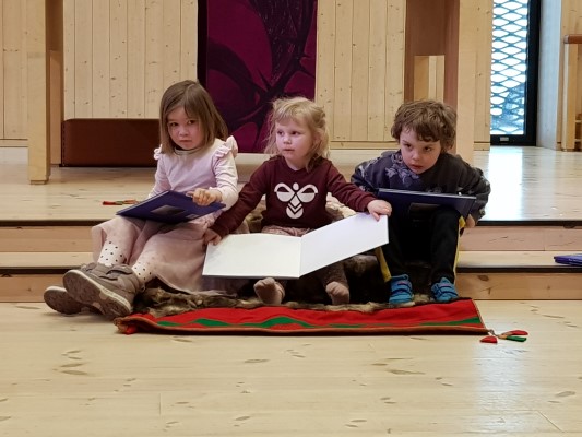 Familiesamling i Saemien Aalmege