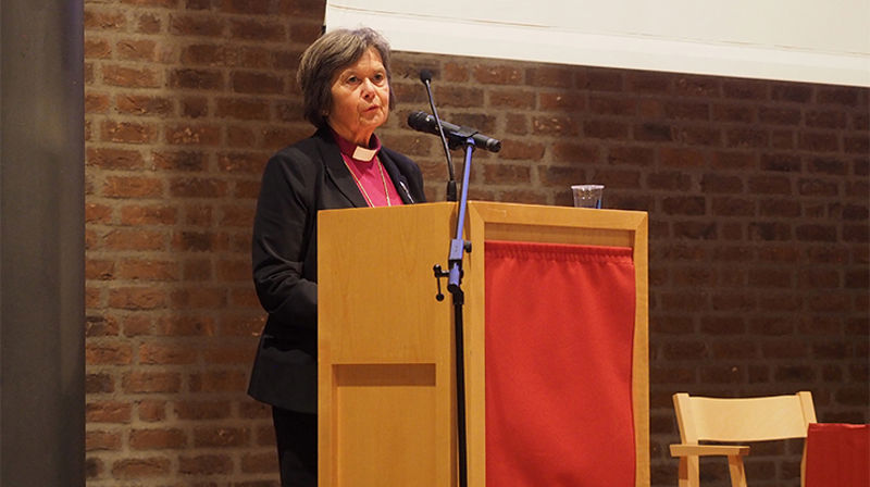 - Når vi tar alles likeverd og uendelige menneskeverd på alvor - ser vi framtidens kirke – med, for og av alle, sa preses Helga Haugland Byfuglien. (Foto: Olav Dahle Svanholm)