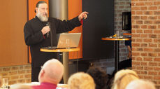 Fader Dr. Alexi Chehadeh var hovedtaler under seminaret om Syria under årets Kirke 2017 i  Erkebispegården. (Foto: Olav Dahle Svanholm)